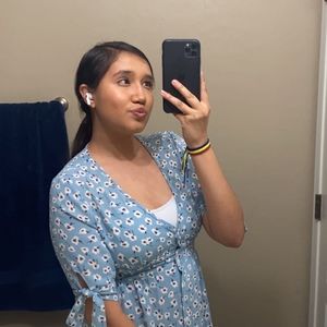 Meet your Posher, Elizabeth